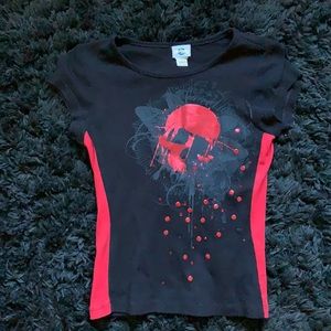 skull tee